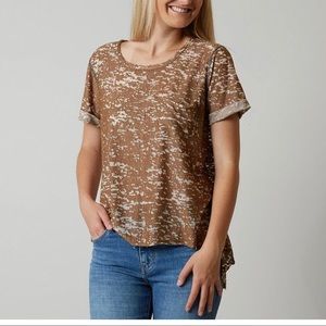 BUCKLE guilted intent burnout T-shirt